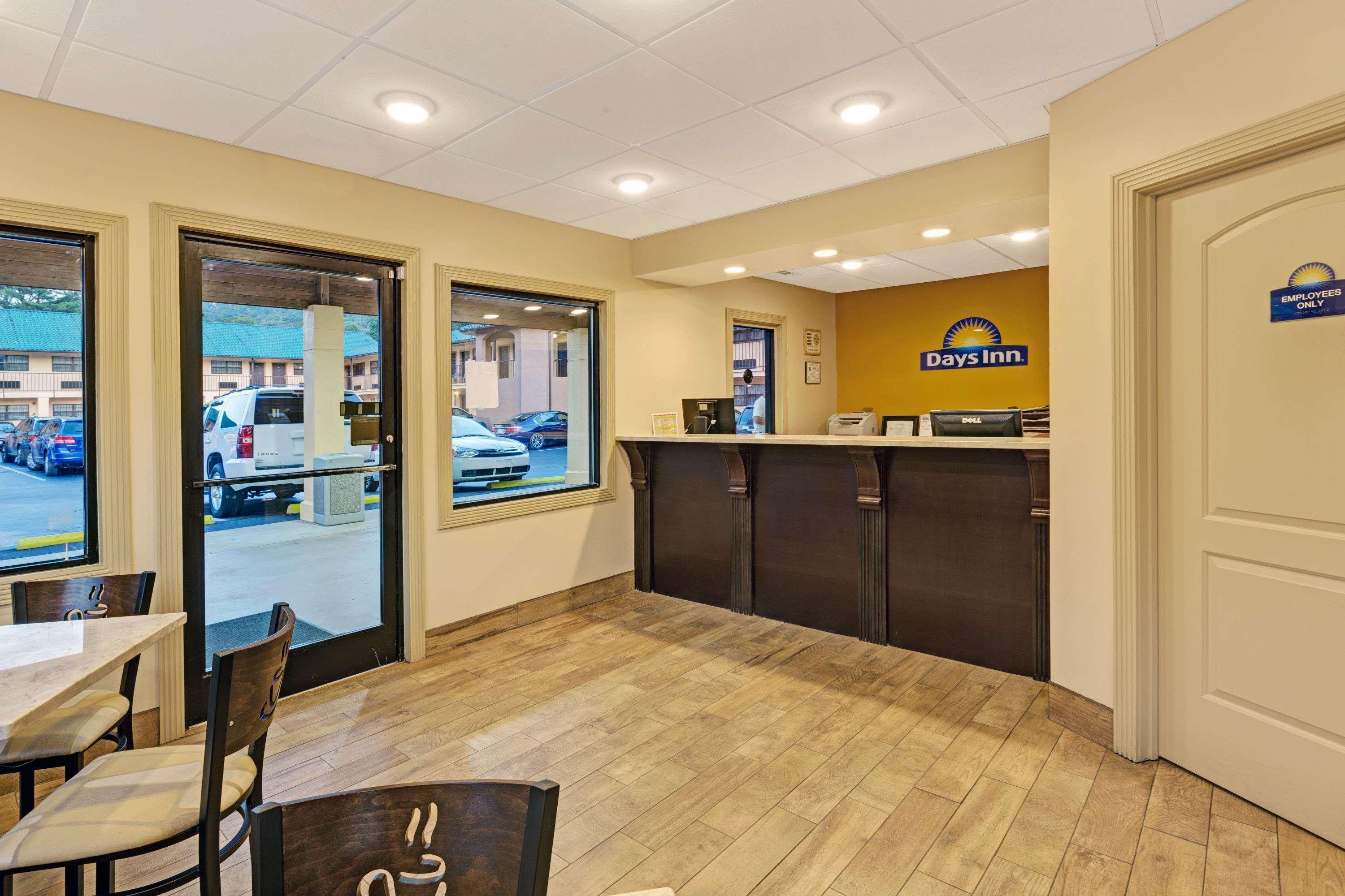 Days Inn By Wyndham Cherokee Near Casino Zewnętrze zdjęcie